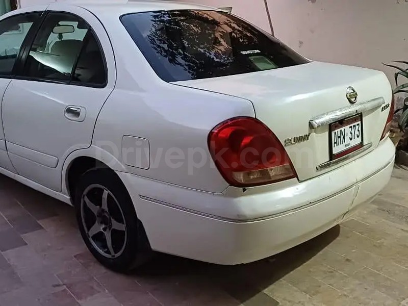 Nissan Sunny 2005