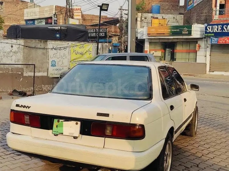 Nissan Sunny 1992
