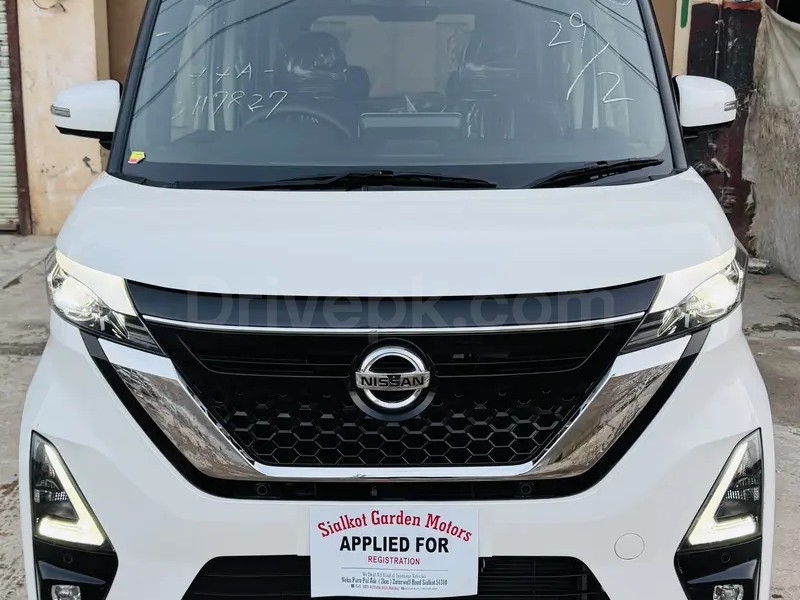 Nissan Roox 2022