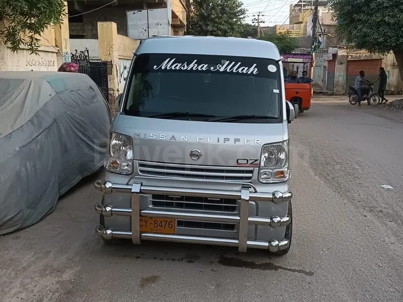 Nissan Clipper 2015
