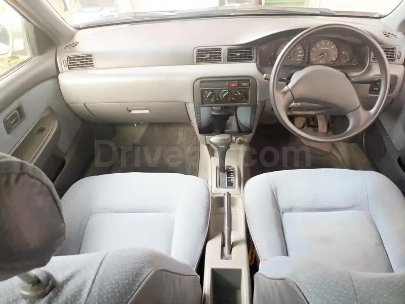 Nissan Sunny 1998