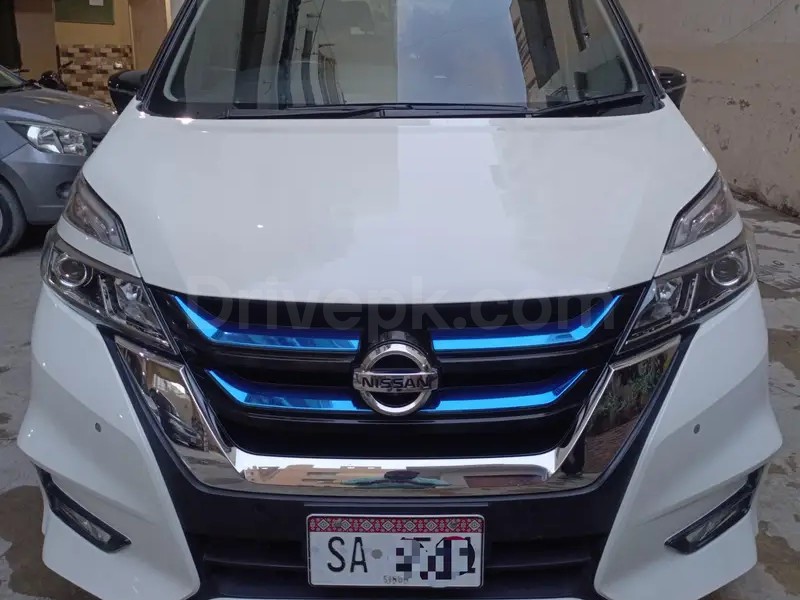 Nissan Serena 2018