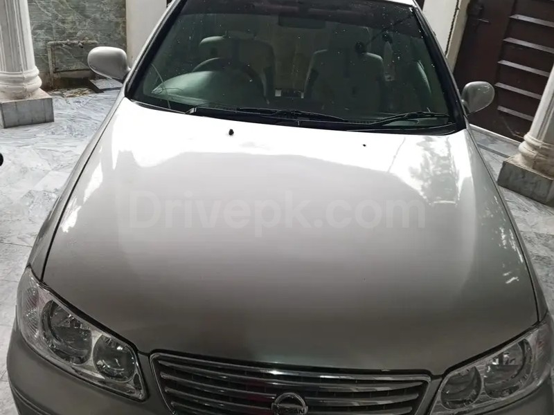 Nissan Sunny 2005