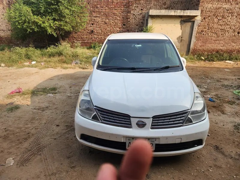 Nissan Tiida 2007