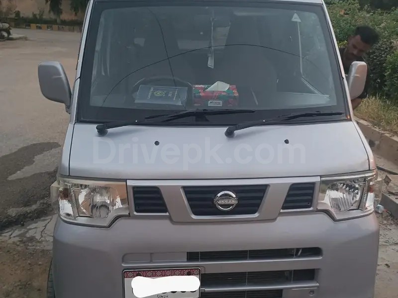 Nissan AD Van 2012