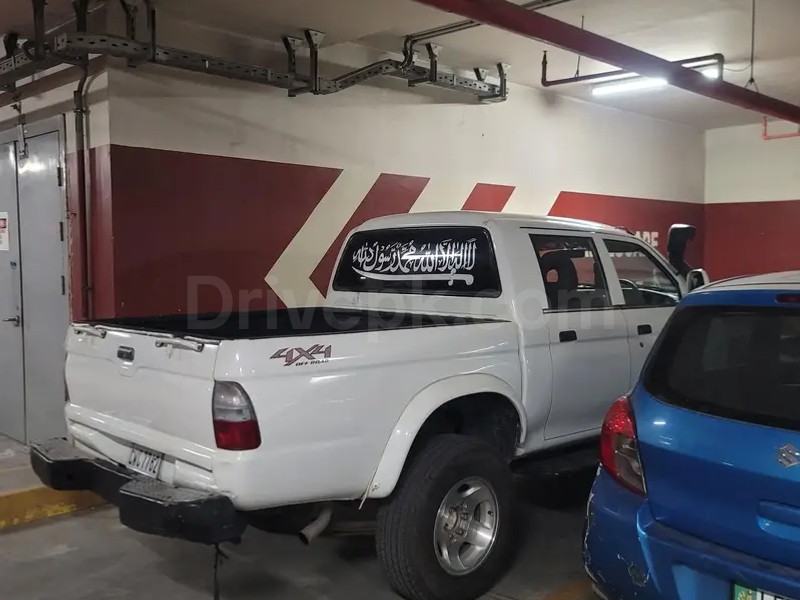 Mitsubishi L200 2006