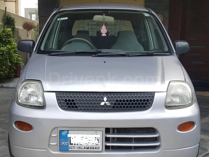 Mitsubishi Minica 2008