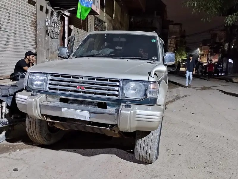 Mitsubishi Pajero 1991