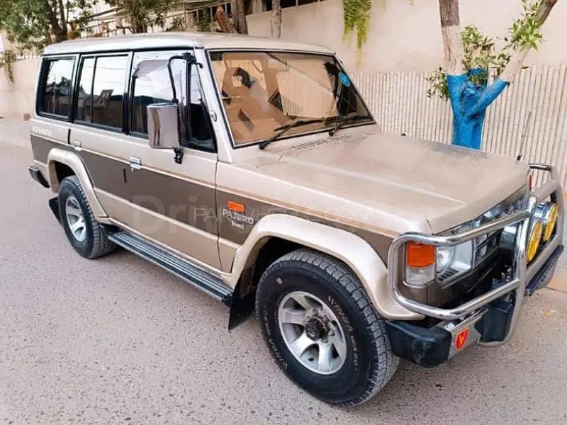 Mitsubishi Pajero 1986