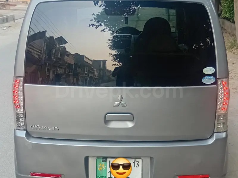 Mitsubishi Ek Wagon 2013