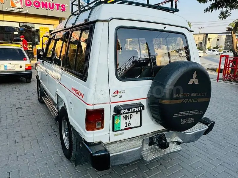 Mitsubishi Pajero 1986