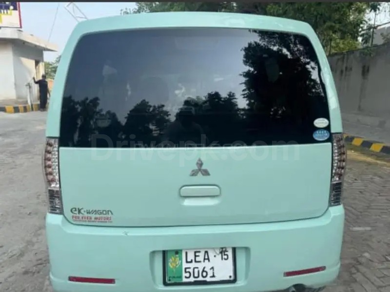 Mitsubishi Ek Wagon 2011