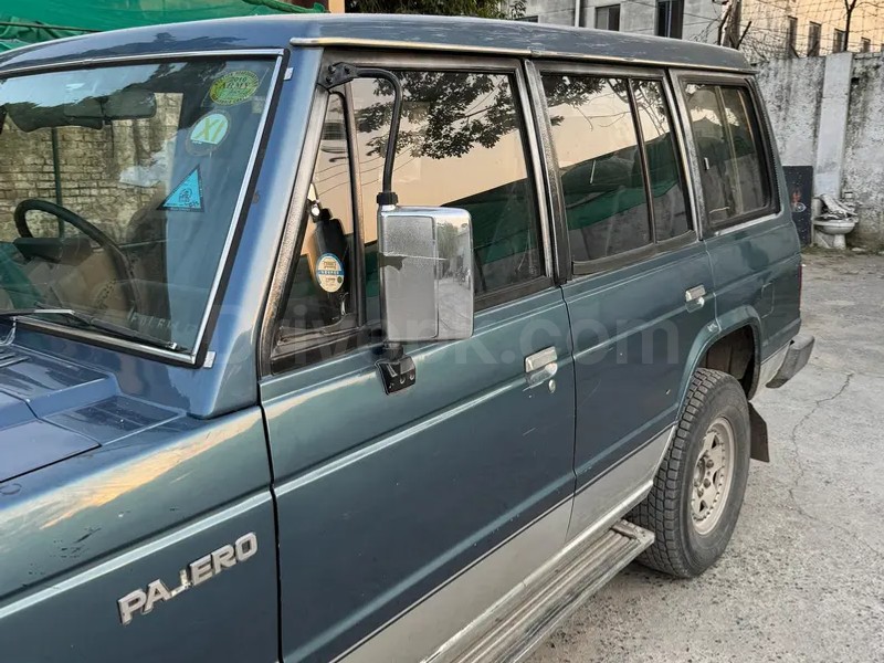 Mitsubishi Pajero 1986