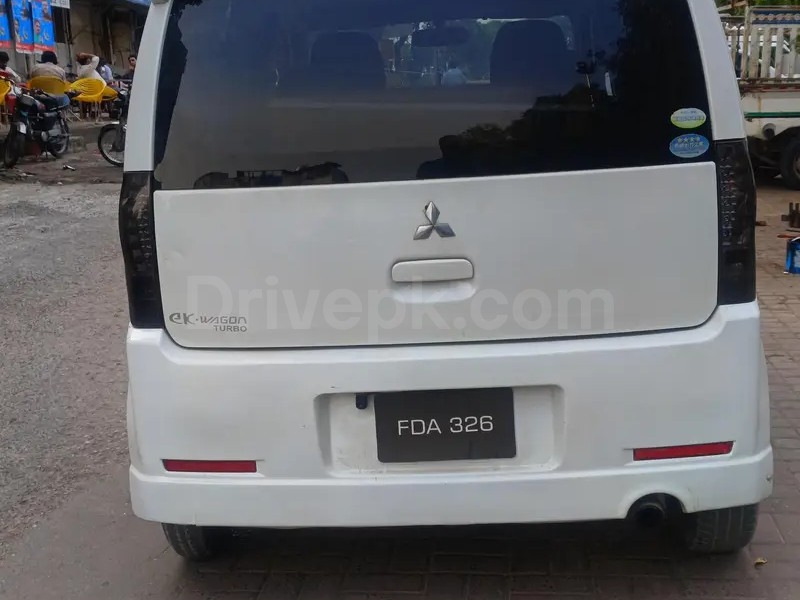 Mitsubishi Ek Wagon 2015