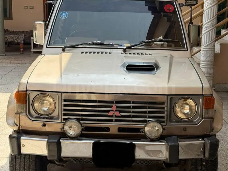 Mitsubishi Pajero 1989