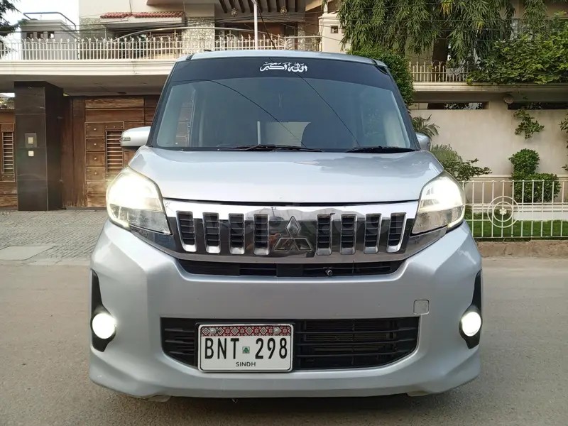 Mitsubishi EK Space Custom 2018