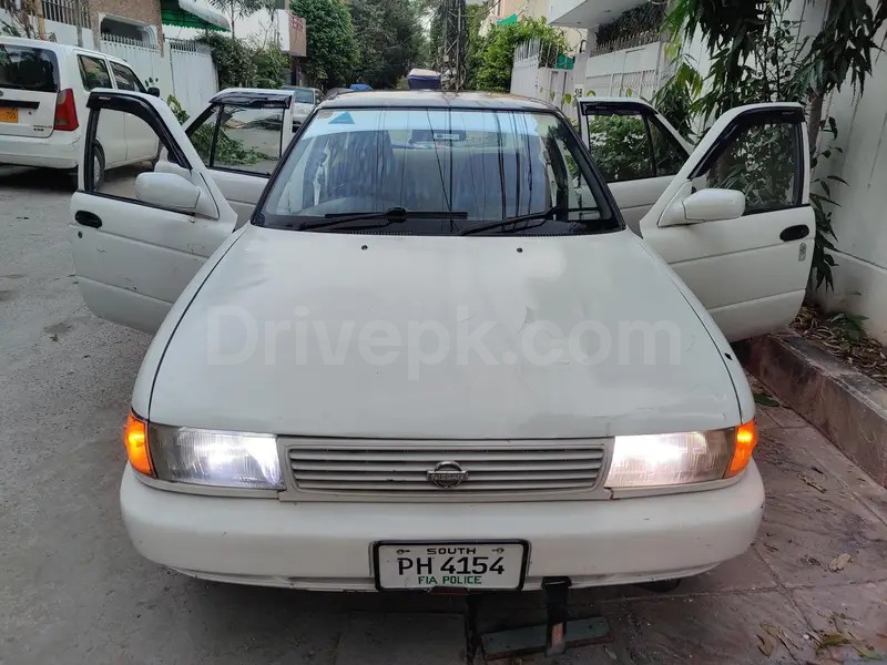 Nissan Sunny 1993