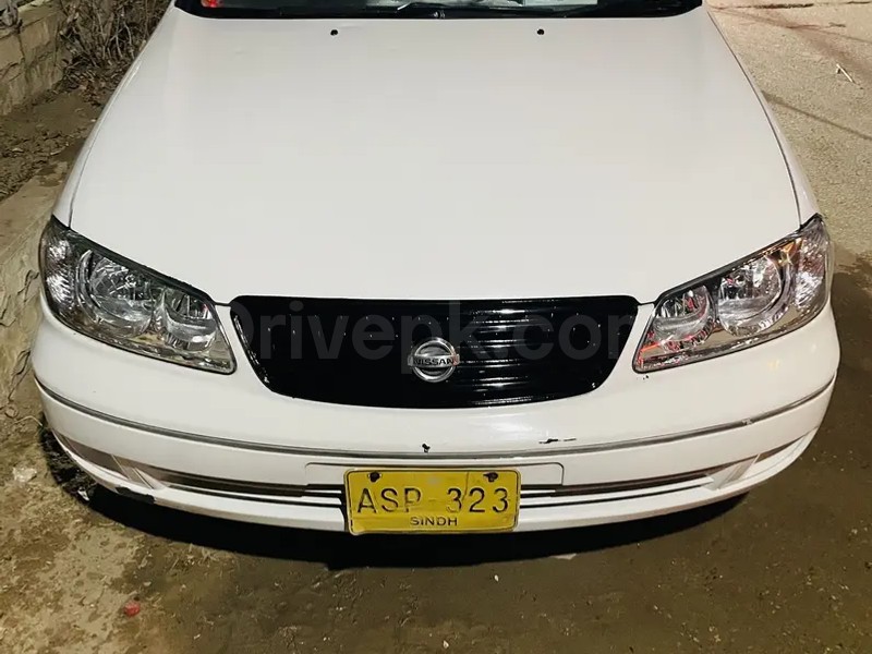 Nissan Sunny 2009