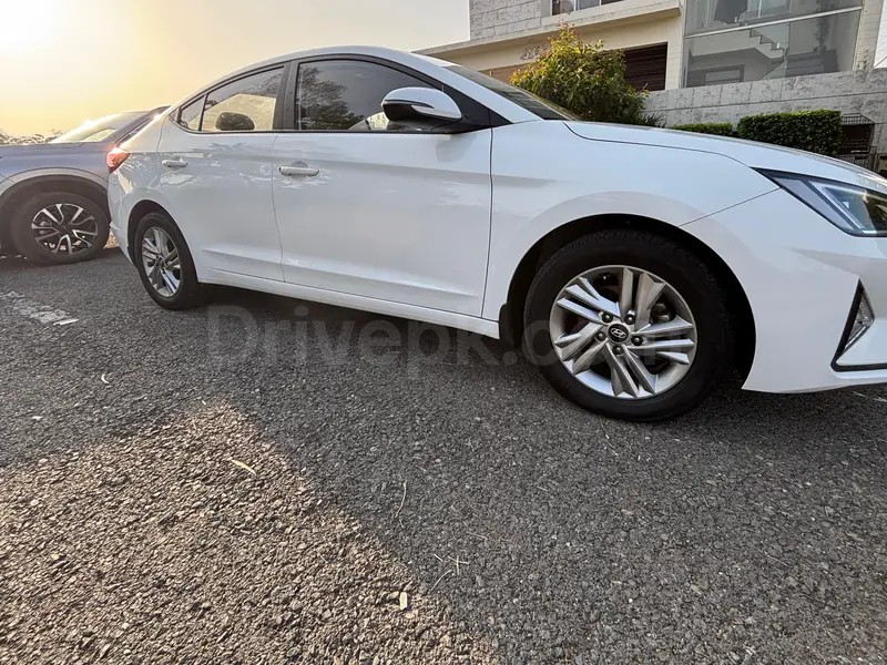 Hyundai Elantra 2021