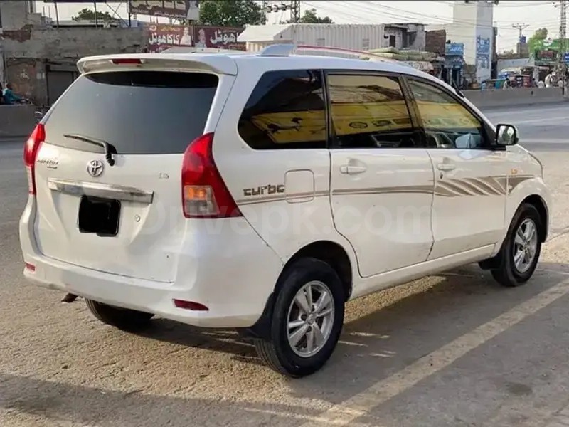Toyota Avanza 2013