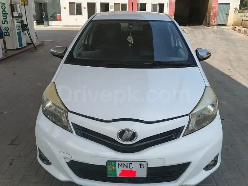 Toyota Vitz 2012