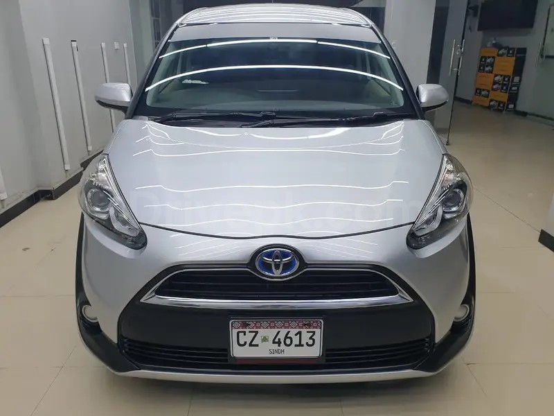 Toyota Sienta 2015
