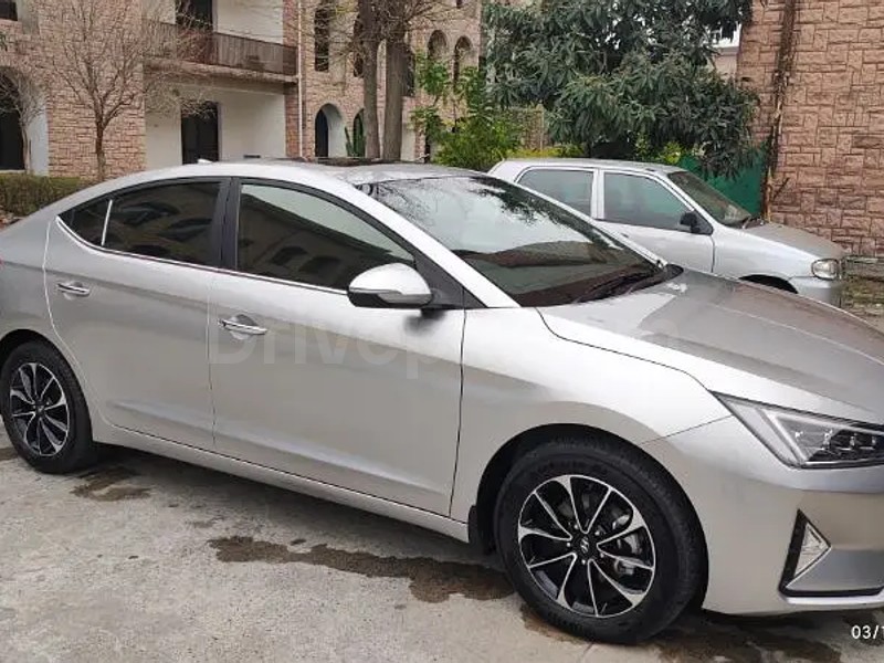 Hyundai Elantra 2023