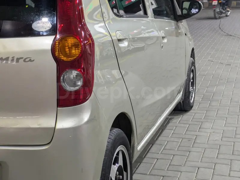 Daihatsu Mira 2014