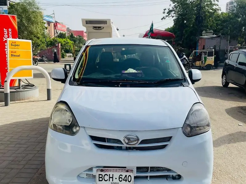 Daihatsu Mira 2012