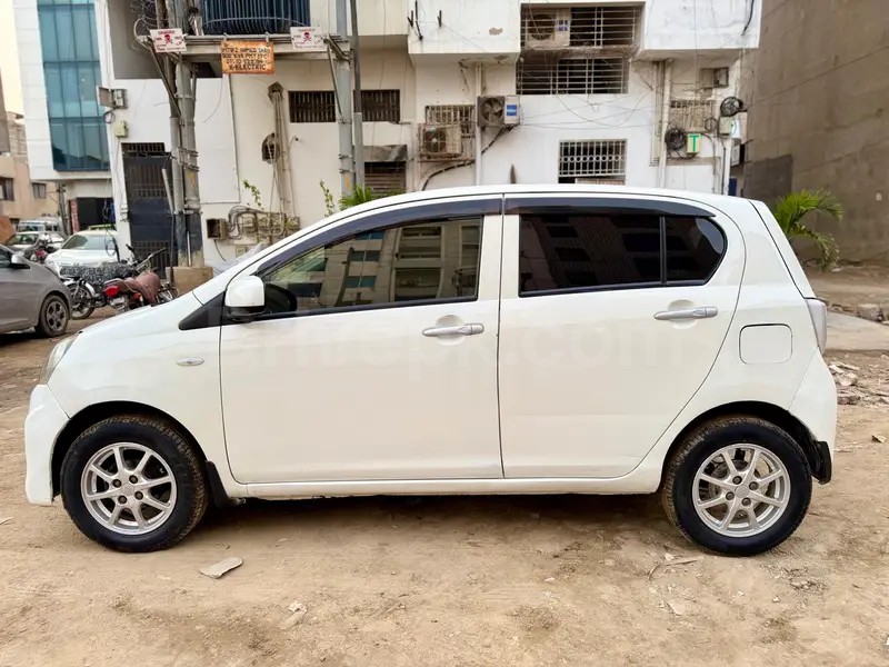 Daihatsu Mira 2013