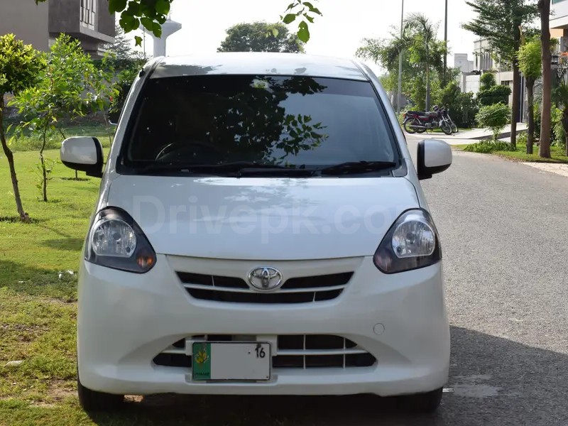 Toyota Pixis Epoch 2012