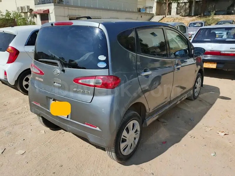 Daihatsu Sonica 2011