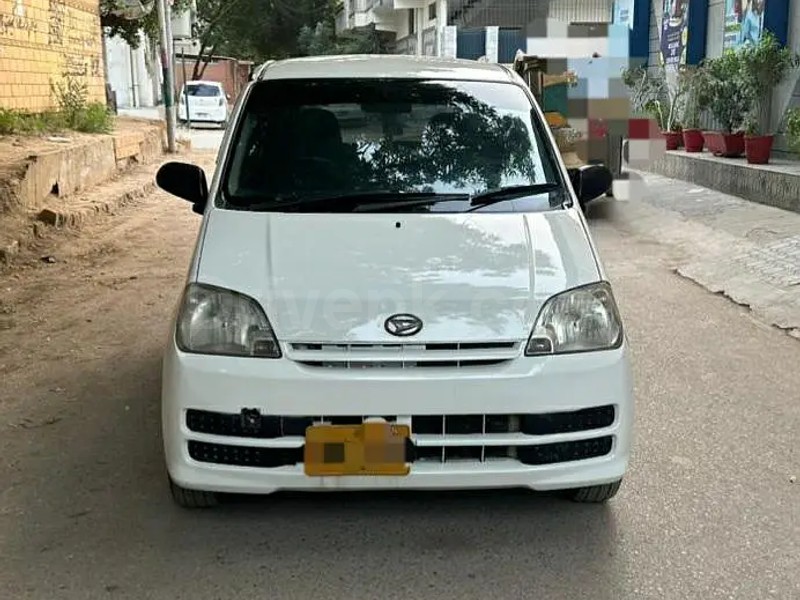 Daihatsu Mira 2011