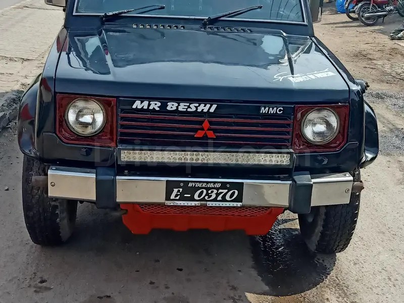 Mitsubishi Pajero 1987