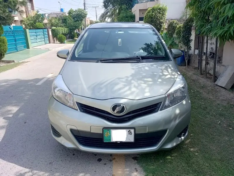 Toyota Vitz 2013