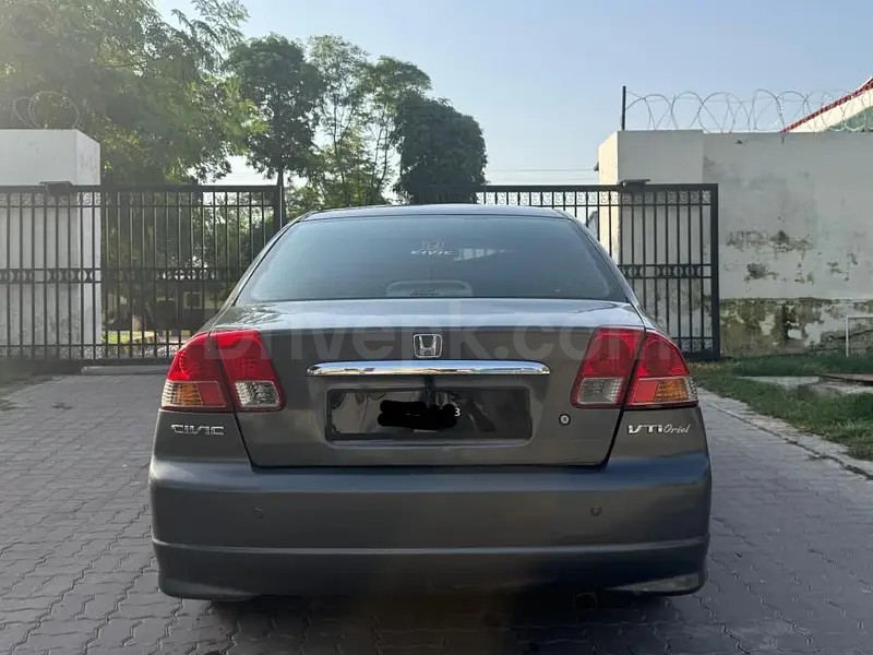 Honda Civic Oriel 2005