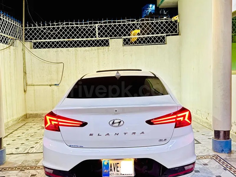 Hyundai Elantra 2021