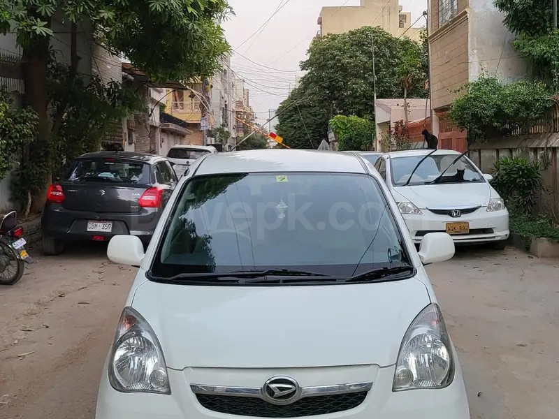 Daihatsu Mira 2012