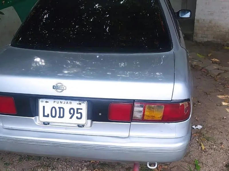 Nissan Sunny 1990