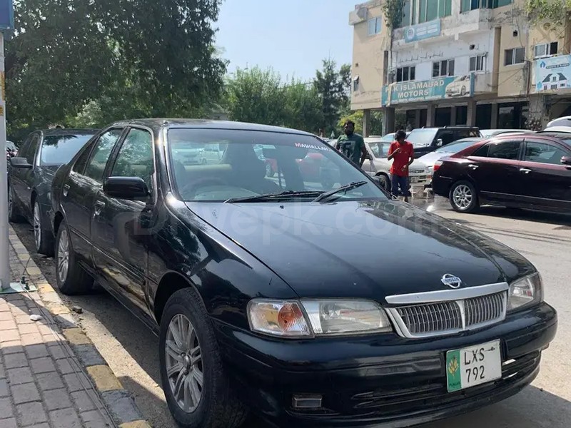 Nissan Sunny 2000