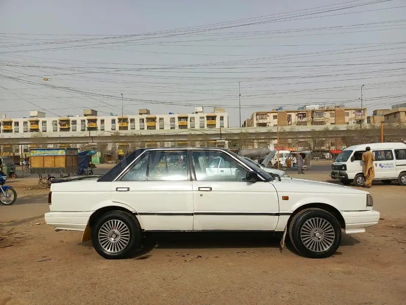 Nissan Sunny 1987