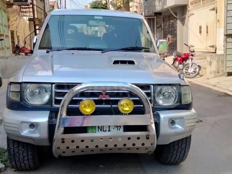 Mitsubishi Pajero 1993