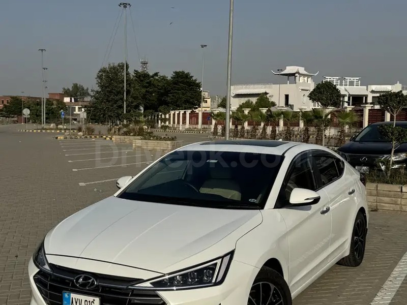 Hyundai Elantra 2022