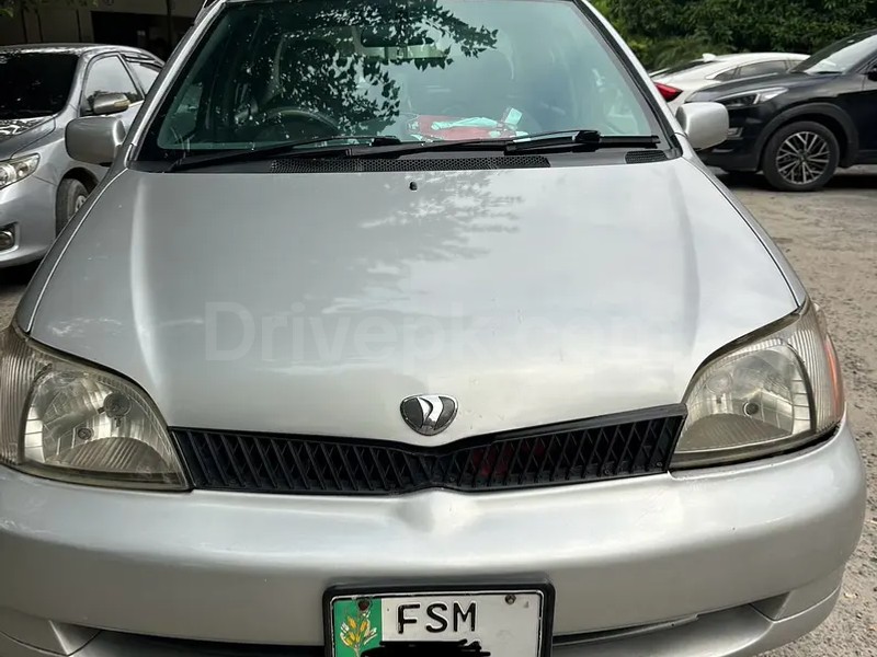 Toyota Vitz 2001