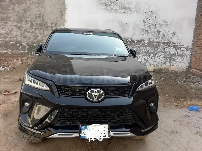 Toyota Fortuner Legender 2023
