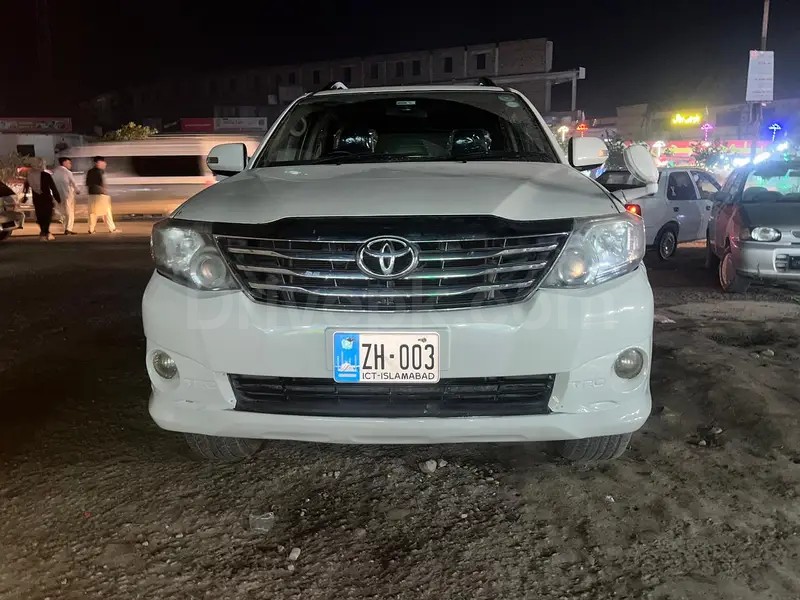 Toyota Fortuner 2013