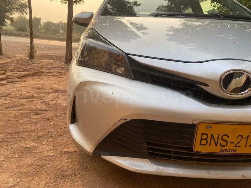 Toyota Vitz 2015