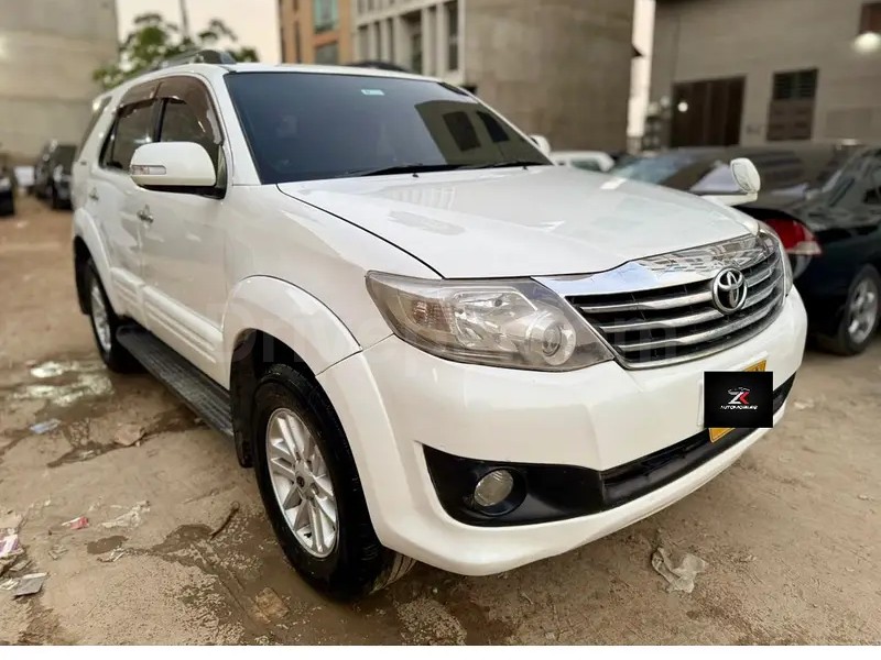 Toyota Fortuner 2015