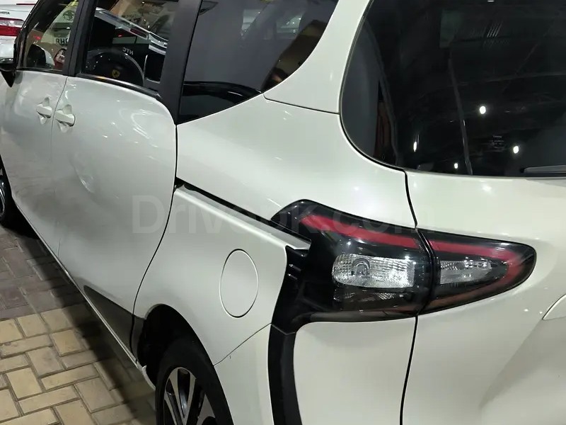 Toyota Sienta 2018