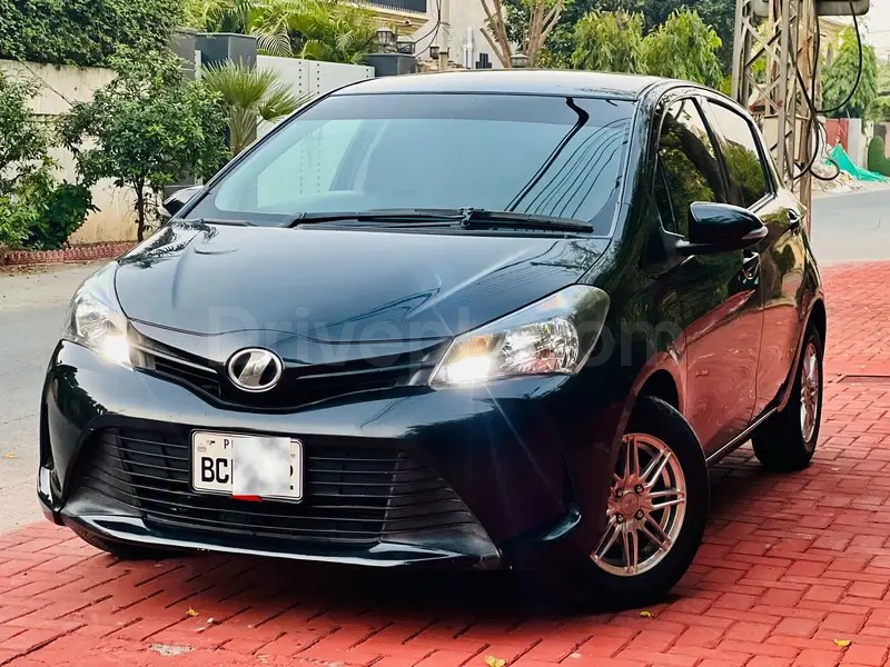 Toyota Vitz 2014
